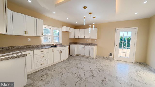 530 LYTLE ST, Minersville, PA 17954