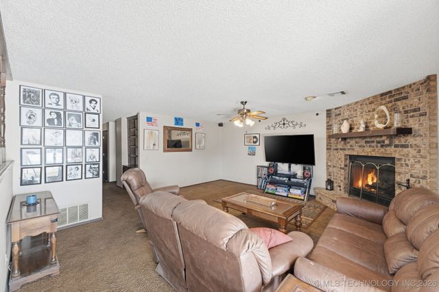 428 N Spruce Avenue, Bartlesville, OK 74006