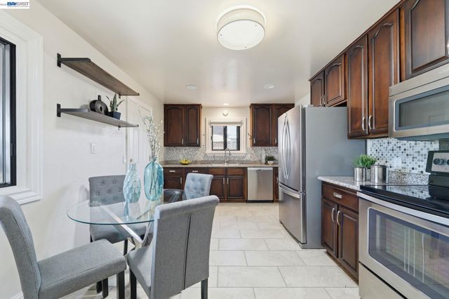 894 Orkney Ave, Santa Clara, CA 95054