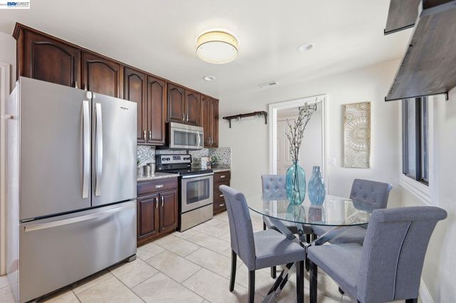 894 Orkney Ave, Santa Clara, CA 95054