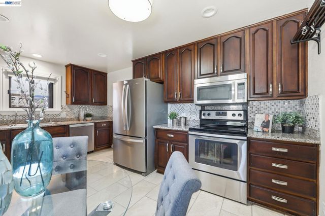 894 Orkney Ave, Santa Clara, CA 95054