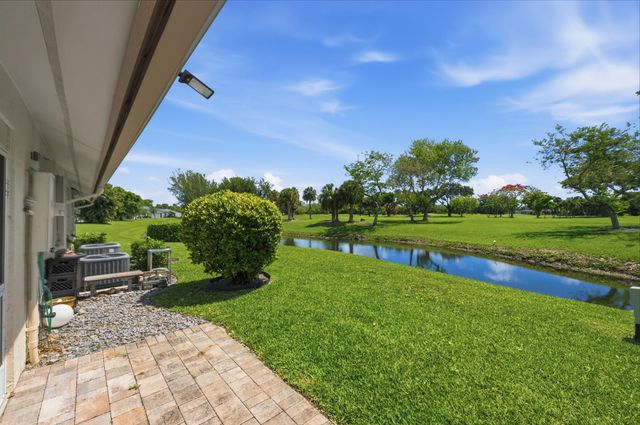 180 Par Drive, Royal Palm Beach, FL 33411