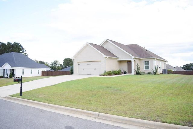 76 Popcorn Cir, Dothan, AL 36301