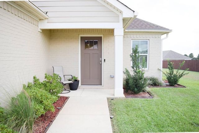 76 Popcorn Cir, Dothan, AL 36301