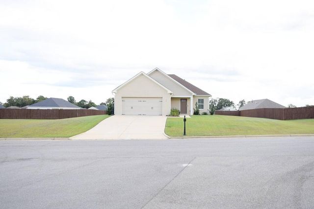 76 Popcorn Cir, Dothan, AL 36301