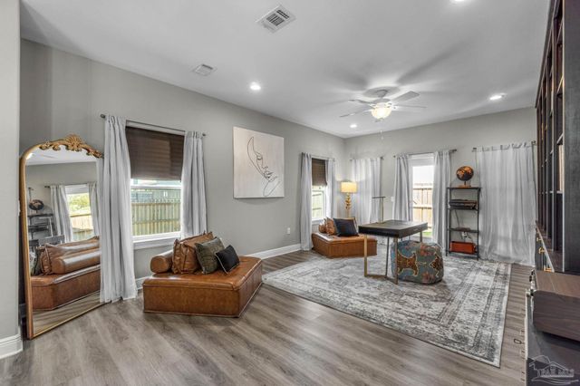 2339 Hadleigh Hills Ct, Navarre, FL 32566