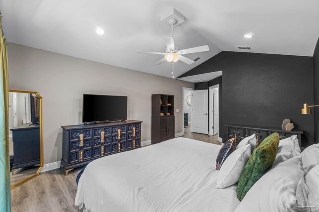 2339 Hadleigh Hills Ct, Navarre, FL 32566