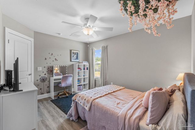 2339 Hadleigh Hills Ct, Navarre, FL 32566