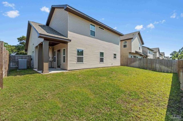 2339 Hadleigh Hills Ct, Navarre, FL 32566