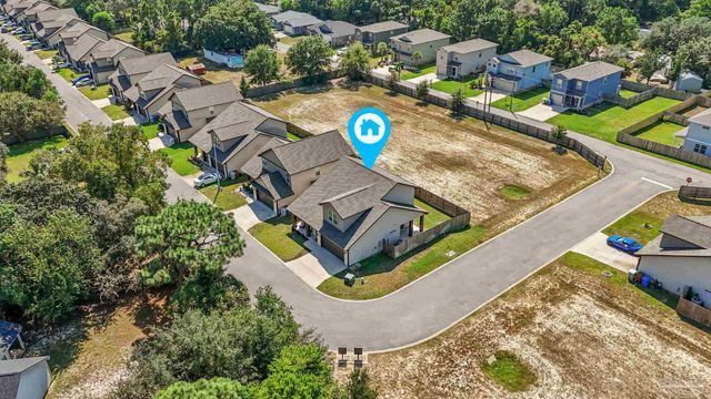 2339 Hadleigh Hills Ct, Navarre, FL 32566