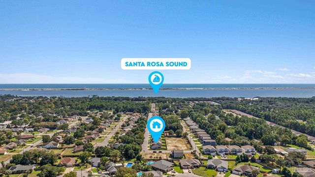 2339 Hadleigh Hills Ct, Navarre, FL 32566