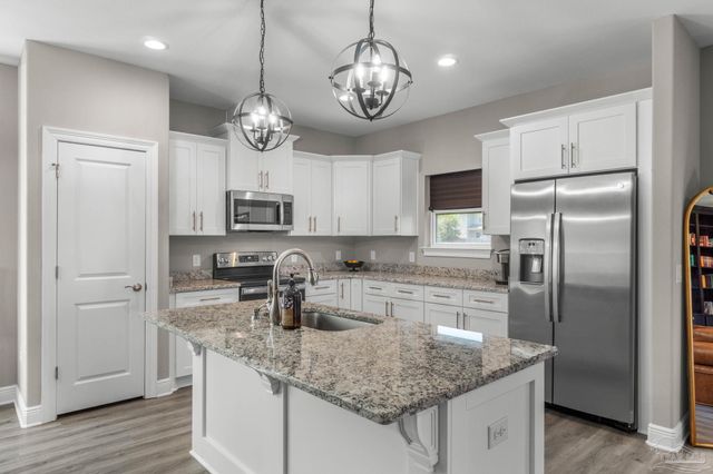 2339 Hadleigh Hills Ct, Navarre, FL 32566
