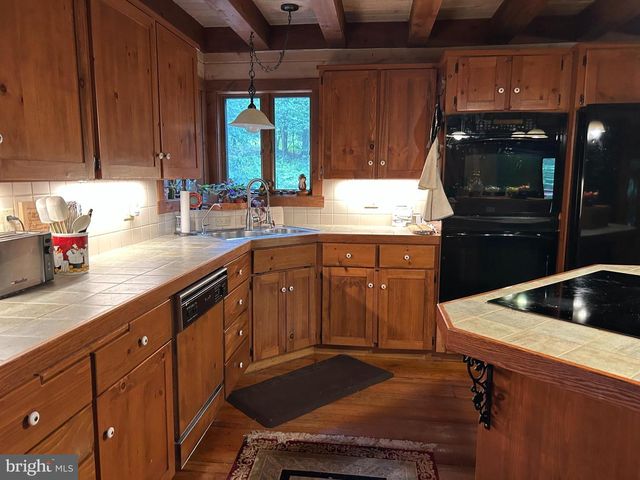 506 HEMLOCK LN, Lebanon, PA 17042