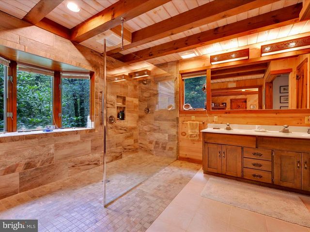 506 HEMLOCK LN, Lebanon, PA 17042