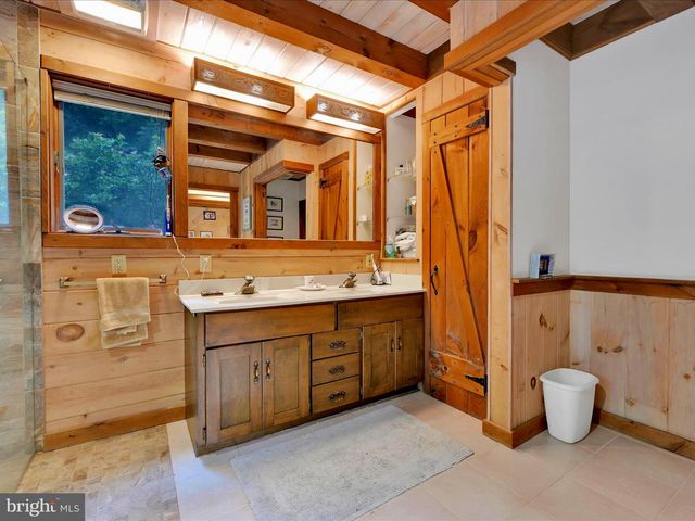 506 HEMLOCK LN, Lebanon, PA 17042