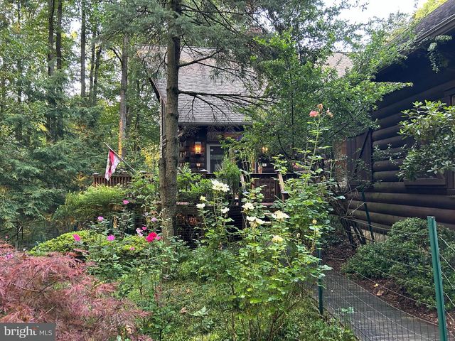 506 HEMLOCK LN, Lebanon, PA 17042