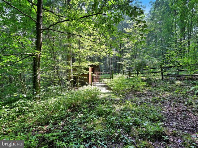 506 HEMLOCK LN, Lebanon, PA 17042