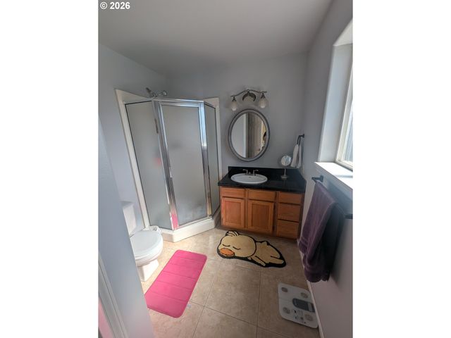 202 Ne RIFLE RANGE St 6, Roseburg, OR 97470