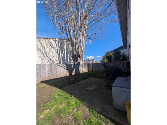 202 Ne RIFLE RANGE St 6, Roseburg, OR 97470