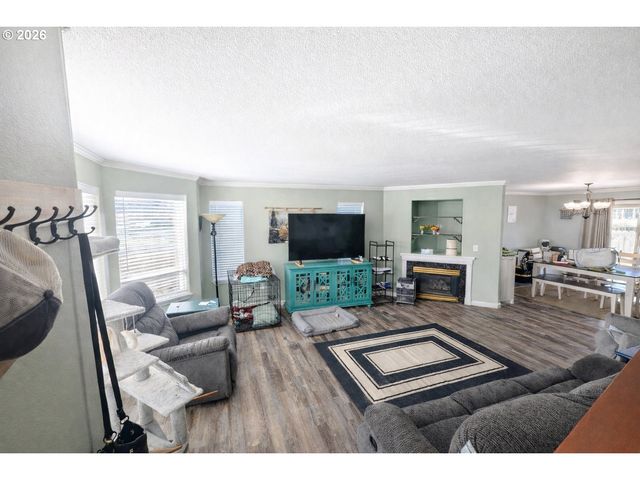 202 Ne RIFLE RANGE St 6, Roseburg, OR 97470