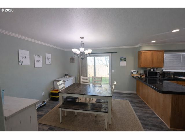 202 Ne RIFLE RANGE St 6, Roseburg, OR 97470