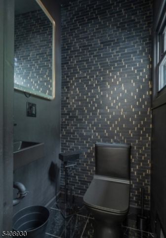 148 Freeman Ave, East Orange City, NJ 07018