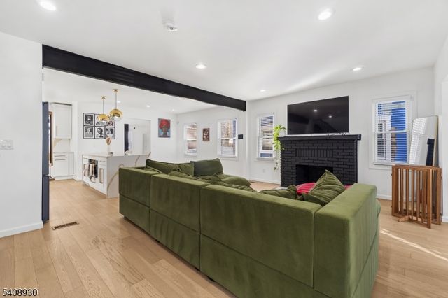 148 Freeman Ave, East Orange City, NJ 07018