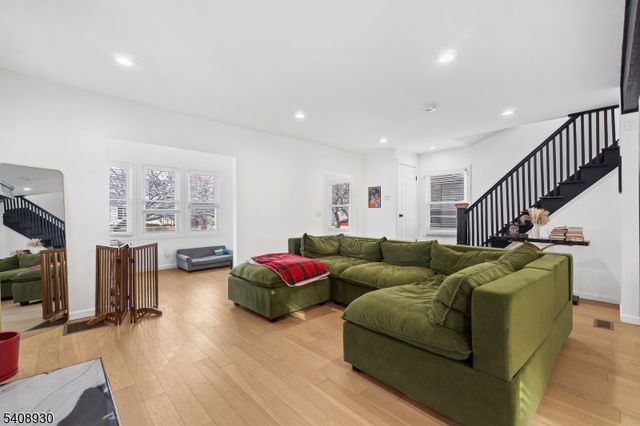 148 Freeman Ave, East Orange City, NJ 07018