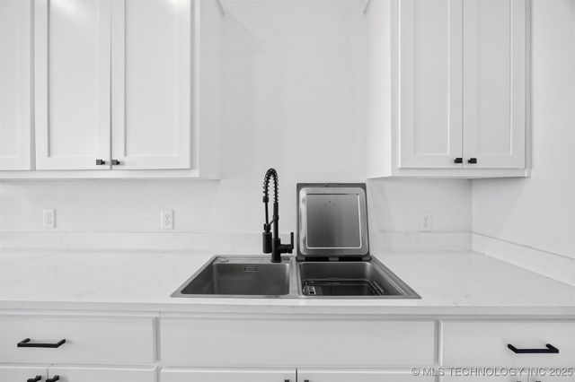 106 S A Street 3, Skiatook, OK 74070