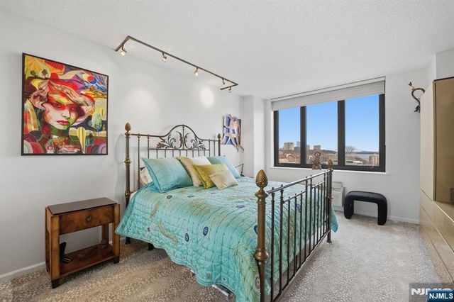 100 Carlyle Drive 6M-N, Cliffside Park, NJ 07010