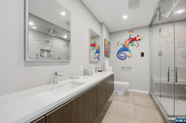 100 Carlyle Drive 6M-N, Cliffside Park, NJ 07010