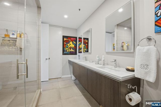 100 Carlyle Drive 6M-N, Cliffside Park, NJ 07010