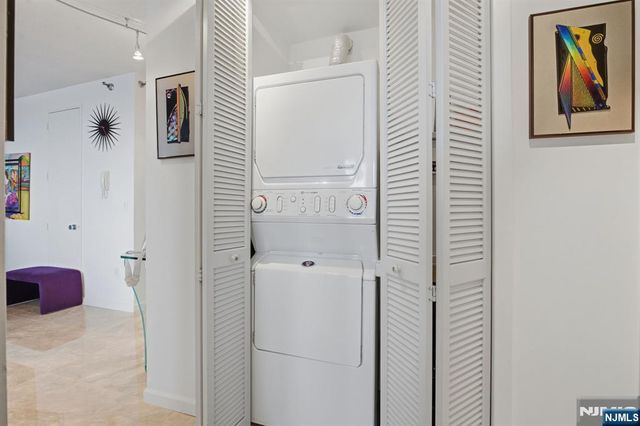 100 Carlyle Drive 6M-N, Cliffside Park, NJ 07010