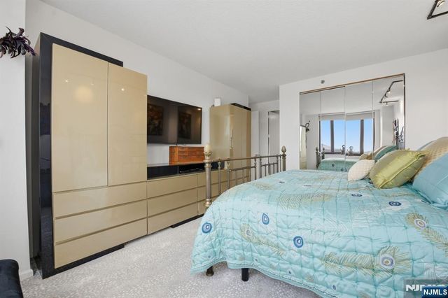 100 Carlyle Drive 6M-N, Cliffside Park, NJ 07010