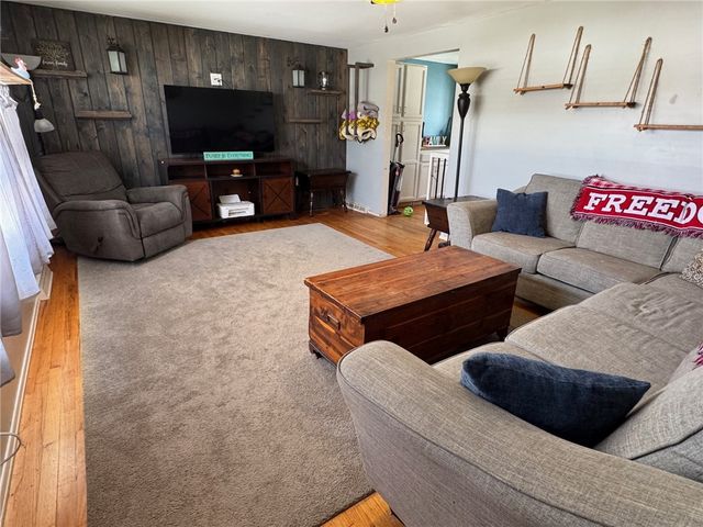 1508 Dupont St, Beaver, PA 15027