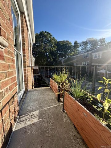 124 Texas Avenue, Bronxville, NY 10708