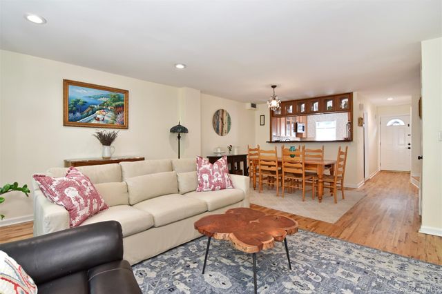 124 Texas Avenue, Bronxville, NY 10708
