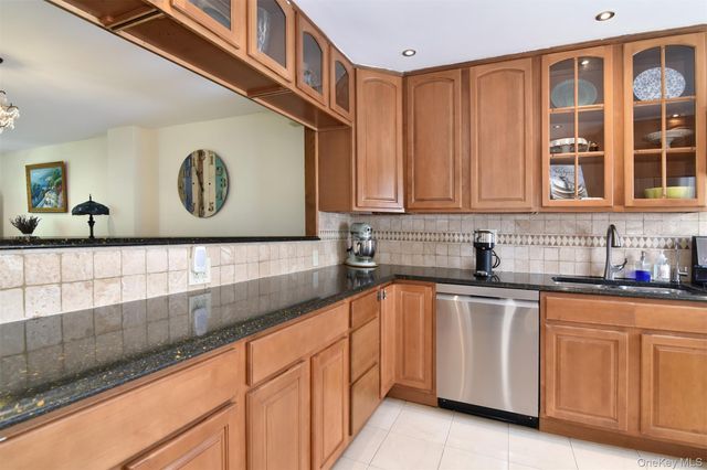 124 Texas Avenue, Bronxville, NY 10708