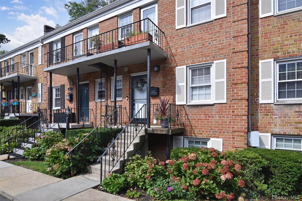 124 Texas Avenue, Bronxville, NY 10708 — exterior
