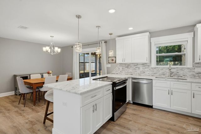 2844 Napoli Way, Gulf Breeze, FL 32563