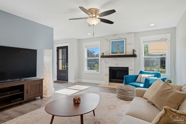 2844 Napoli Way, Gulf Breeze, FL 32563