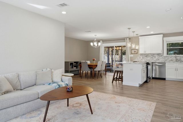 2844 Napoli Way, Gulf Breeze, FL 32563