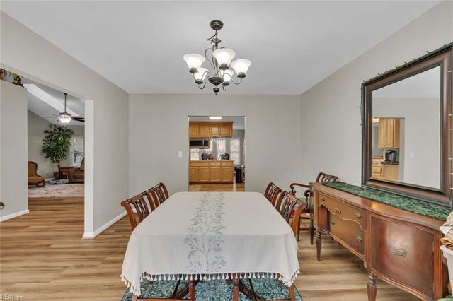 7056 Hunters Pointe DR, Gloucester, VA 23061