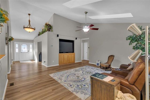 7056 Hunters Pointe DR, Gloucester, VA 23061