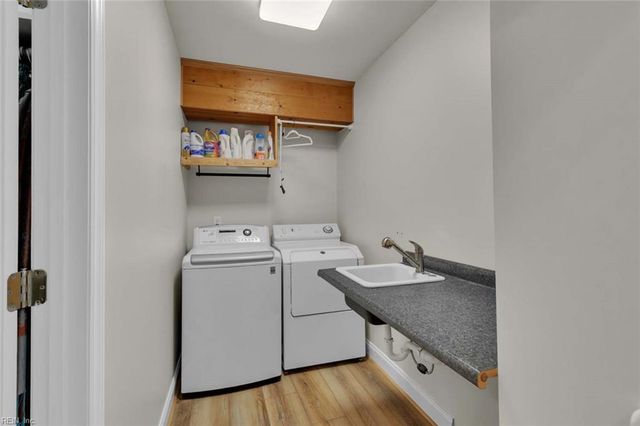 7056 Hunters Pointe DR, Gloucester, VA 23061