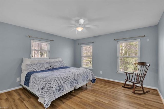 7056 Hunters Pointe DR, Gloucester, VA 23061