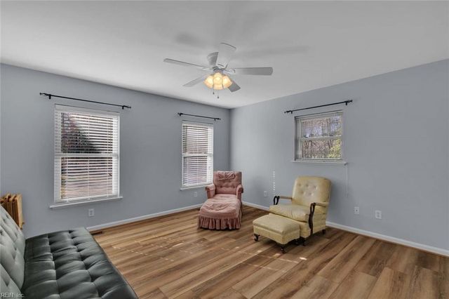 7056 Hunters Pointe DR, Gloucester, VA 23061