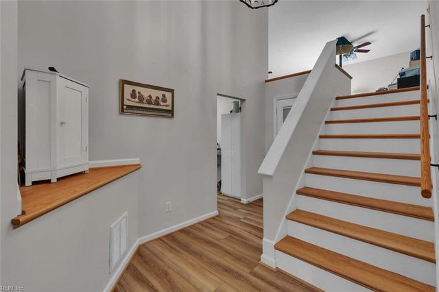 7056 Hunters Pointe DR, Gloucester, VA 23061