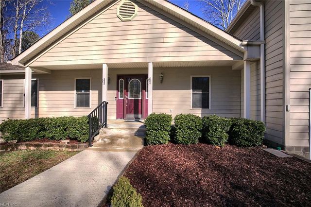 7056 Hunters Pointe DR, Gloucester, VA 23061
