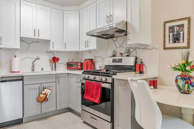 101 Blossom Circle H, San Mateo, CA 94403